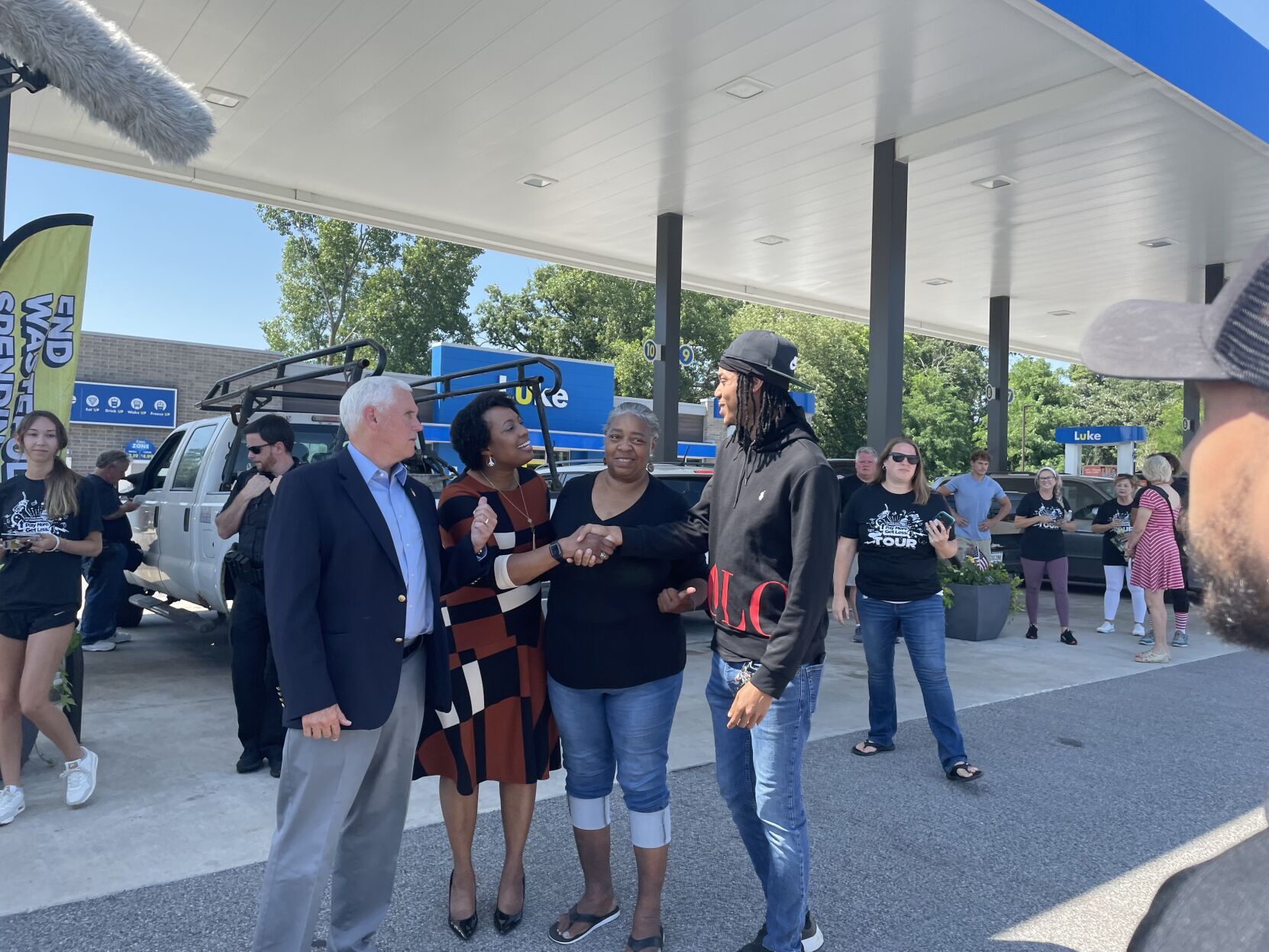 Mike Pence and Jennifer-Ruth Green with motorists